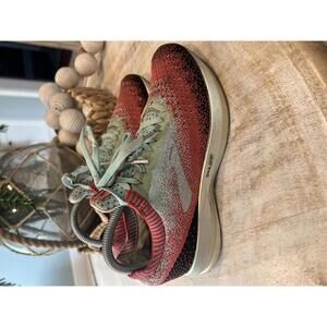 Brooks Levitate 2 Pink Blue